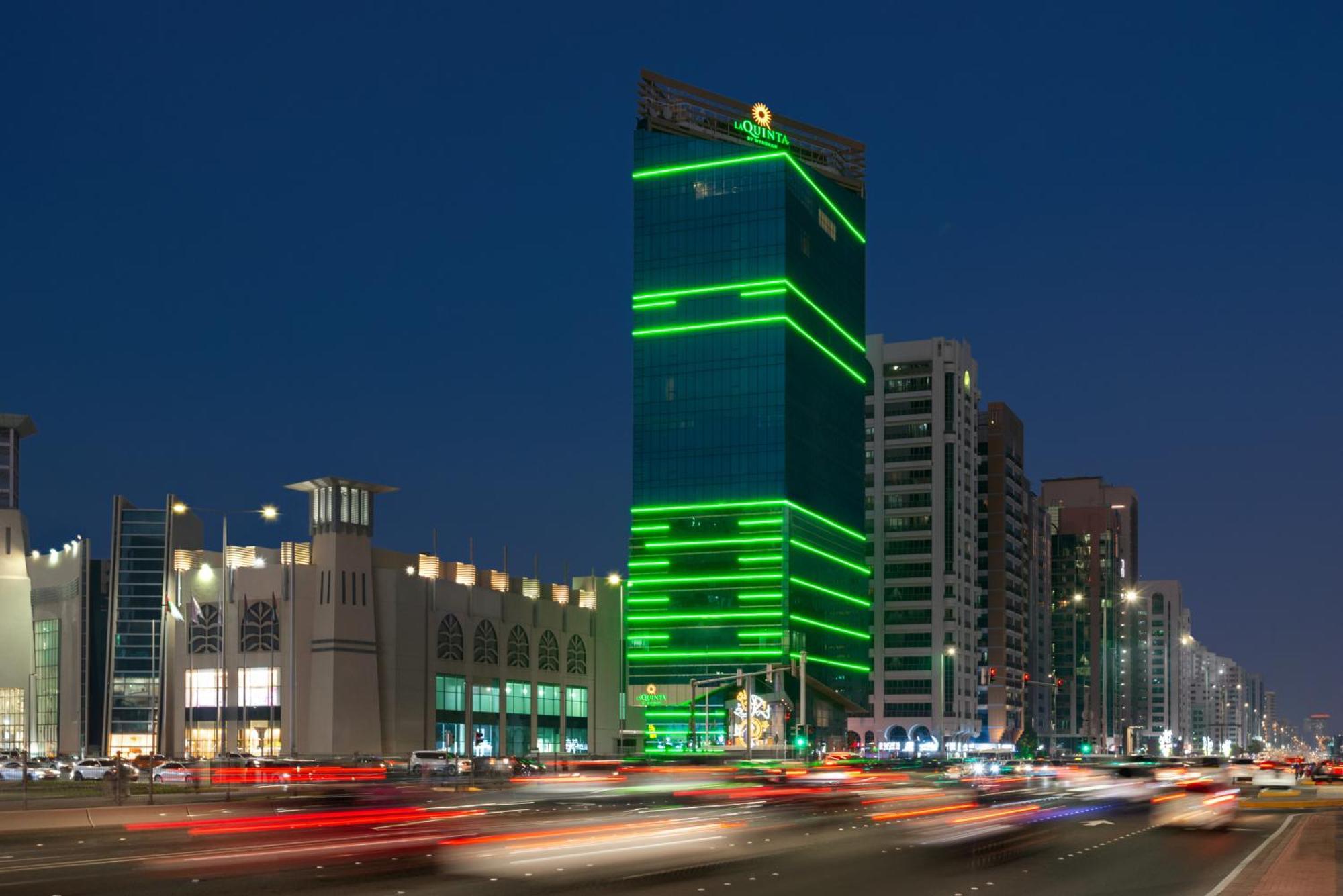 Hotel La Quinta By Wyndham Abu Dhabi Al Wahda Extérieur photo