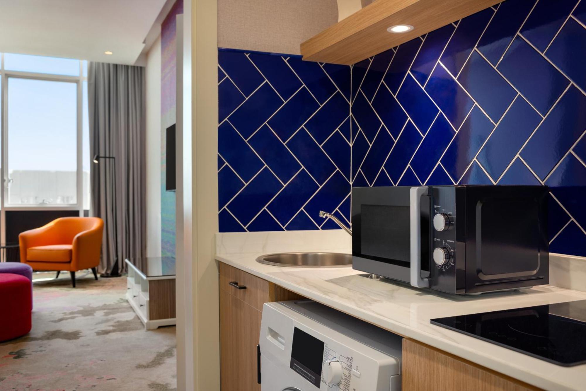 Hotel La Quinta By Wyndham Abu Dhabi Al Wahda Extérieur photo